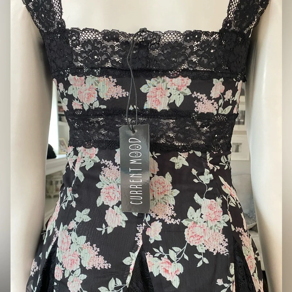 DollsKill | NWT’s Current Mood Y2K Boho floral lace fairy mini dress - Picture 5 of 10